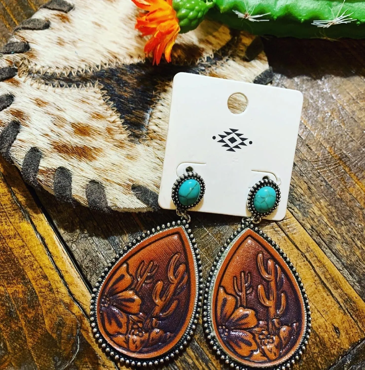 LEATHER TURQUOISE EARRINGS